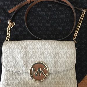 Micheal Kors Fulton Logo Crossbody